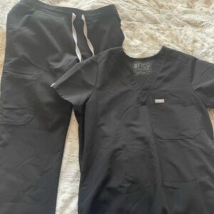 FIGS Black V-Neck Scrub Set with Drawstring Pants